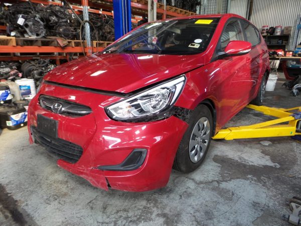 2017 RB Accent Hatch